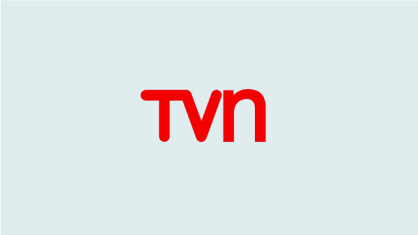 Televisión con la pantalla encendida en el logo de NTV.