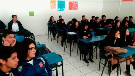 Liceo Santa María de Arica homenajea a Parra