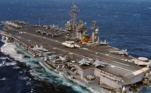 ¿Qué hace el famoso exportaaviones USS Kitty Hawk en Chile?
