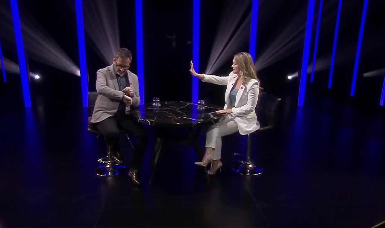 Eduardo y Carla sorprenden cantando al ritmo de "Pimpinela"
