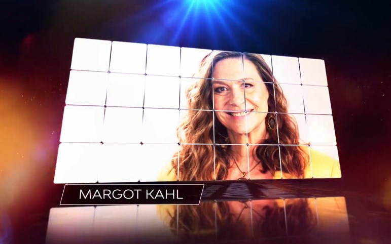 Hoy Margot Kahl dice "Buenas Noches a Todos"
