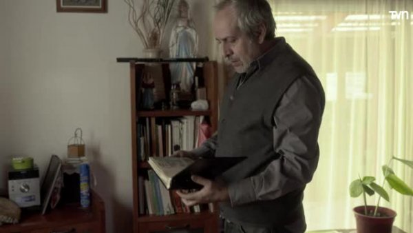 Isidora descubre que la mujer que ve en sus sueños es su abuela
