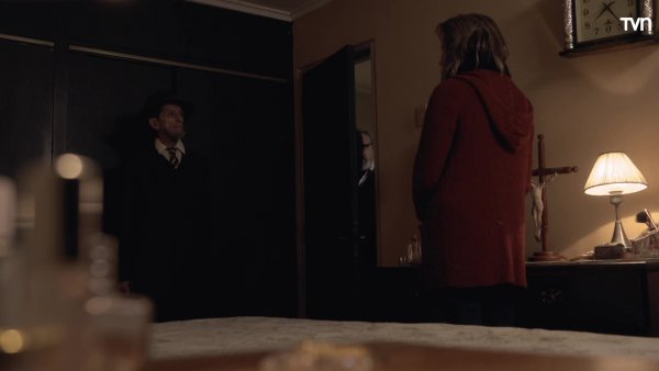 Los padres de Oliver interactúan con el desconocido
