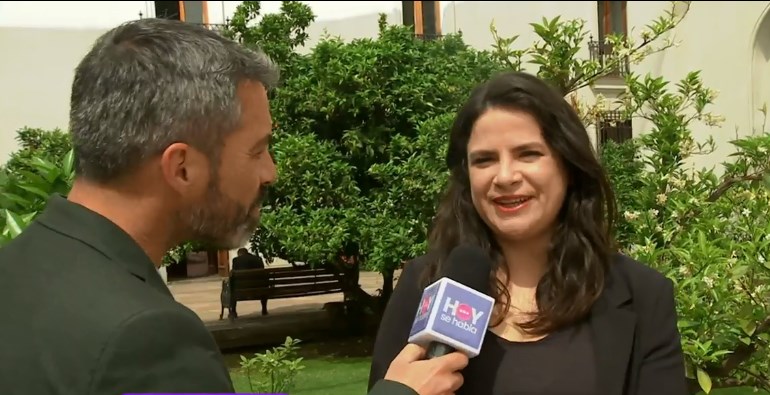 Ministra Orellana explica la propuesta de una nueva extensión del postnatal
