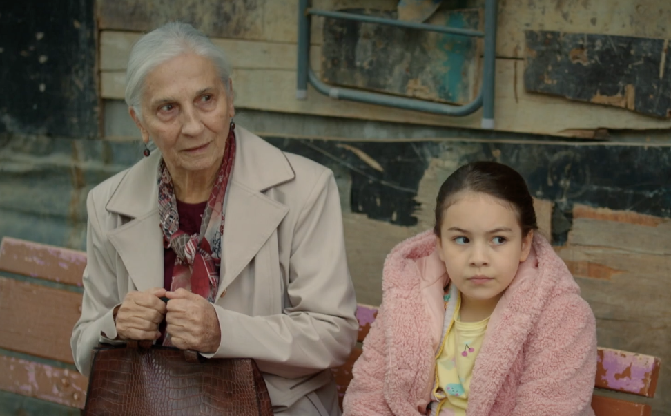 La señora Sevgi | Todo por mi familia T1E138
