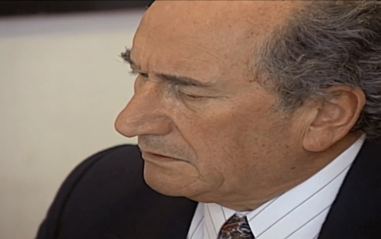 Alcides descubre a Graciela
