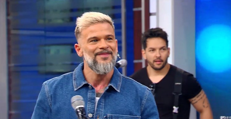 Pedro Capó nos encanta con sus mejores temas en el "Buenos Días a Todos"
