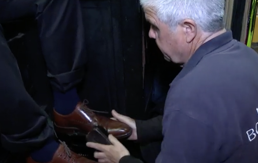 Los hermanos Báez Molina, lustrabotas que mantienen viva esta gran tradición
