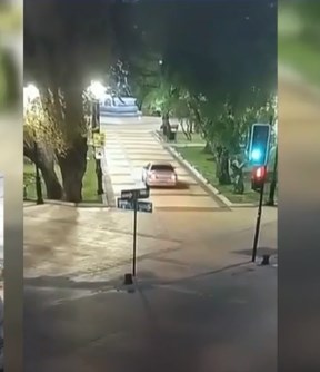 Molestia y enojo en Punta Arenas: Antisociales usaron plaza reinaugurada como pista de carrera
