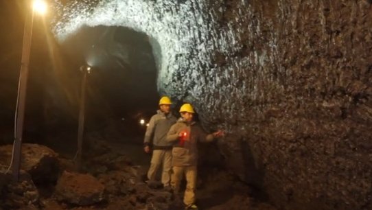 "Vámonos de viaje": Gino Costa nos presenta las cuevas volcánicas del Rucapillán
