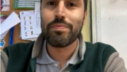 "Desde el cariño y la confianza": Profesor sorprende a sus estudiantes con emotivo regalo
