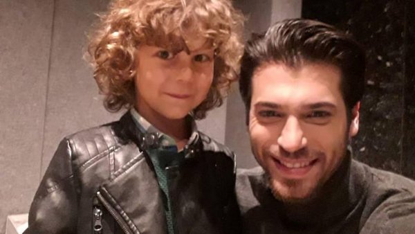 Alihan Türkdemir: El talentoso actor turco que nos roba el corazón en "Amor sin recetas"