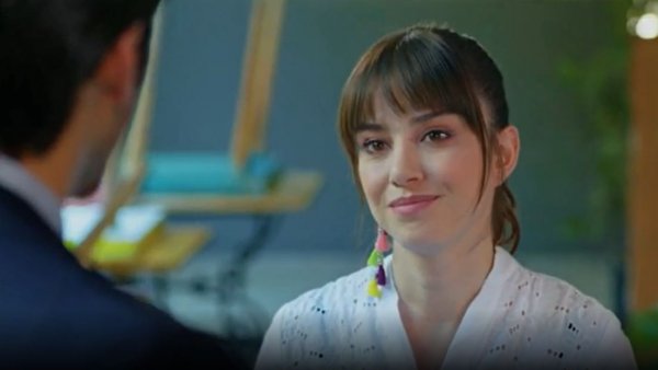 Nazli sigue su sueño | Amor sin Recetas T1E33
