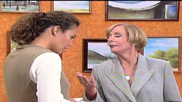 Sofía le oculta una decisión importante a Mariana

