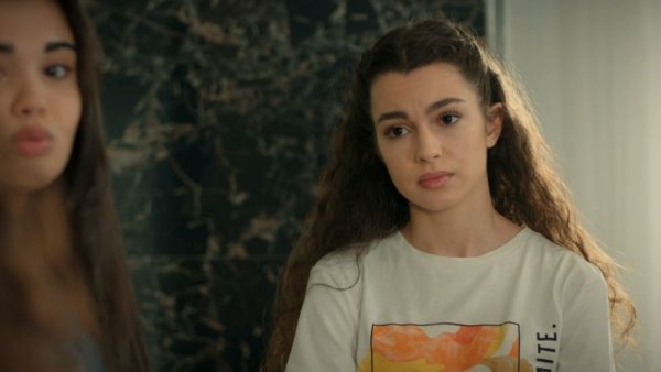 Todo por mi familia - T1E145 | Aibike y Asiye distanciadas

