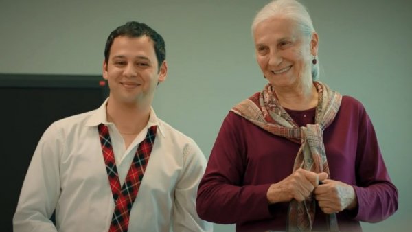 Señora Sevgi en el colegio | Todo por mi familia T1E139
