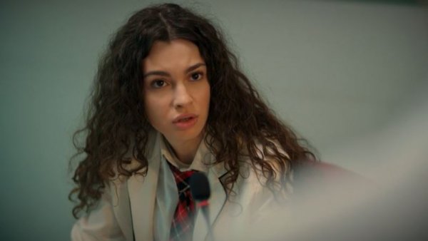 Asiye expone a Omer | Todo por mi familia - T1E111
