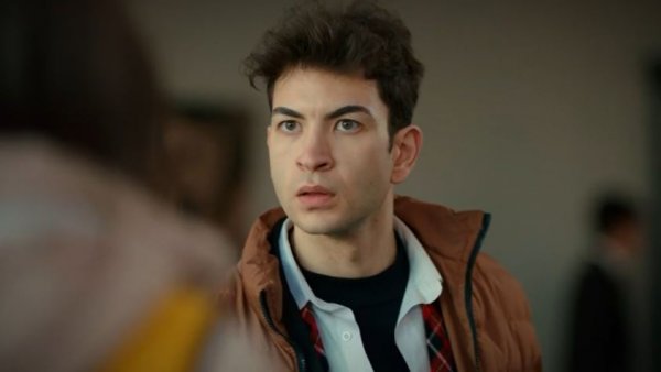 Tolga fuera de control | Todo por mi familia - T1E87
