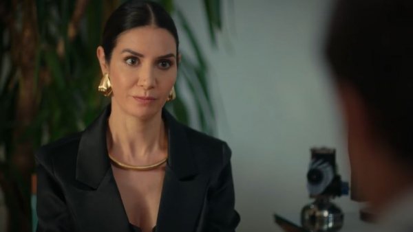 Susan se acerca a Omer | Todo por mi familia - T1E31
