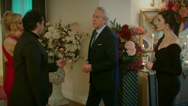 Akif y Susan al descubierto | Todo por mi familia - T1E8
