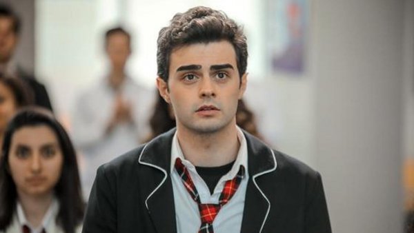 Yigit Koçak sobre su rol en Todo por mi familia: "Empatizar con el personaje fue uno de mis mayores retos"
