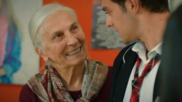 El juego de la señora Sevgi
