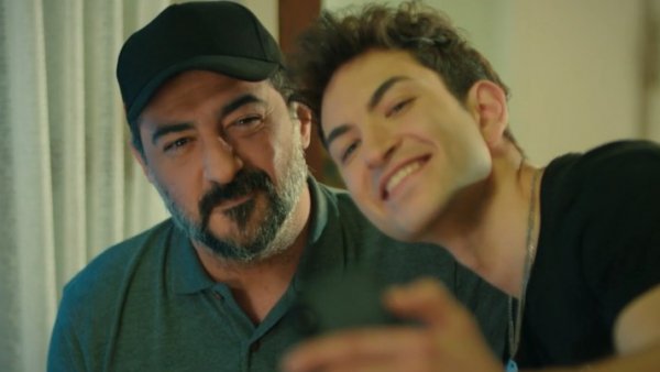Una inesperada ayuda para Akif
