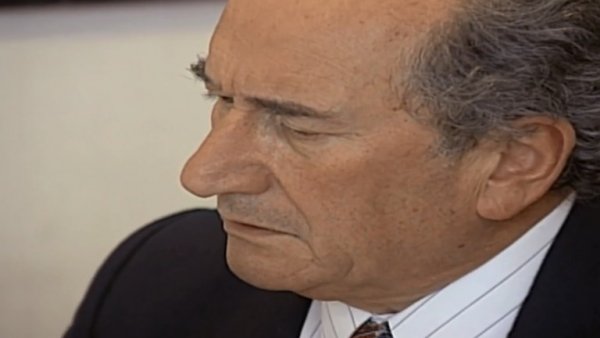 Alcides descubre a Graciela
