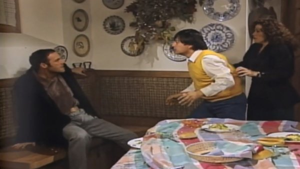Rodrigo se entera del embarazo de Claudia

