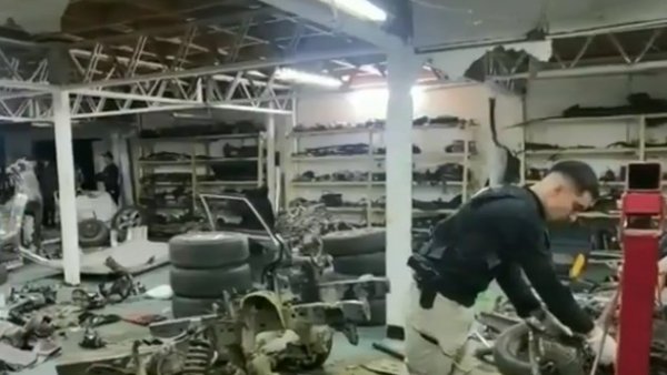 Desarmaduría ilegal funcionaba como centro de secuestro en Santiago
