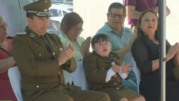 Antonella tiene siete años y cumplió su sueño de ser carabinera
