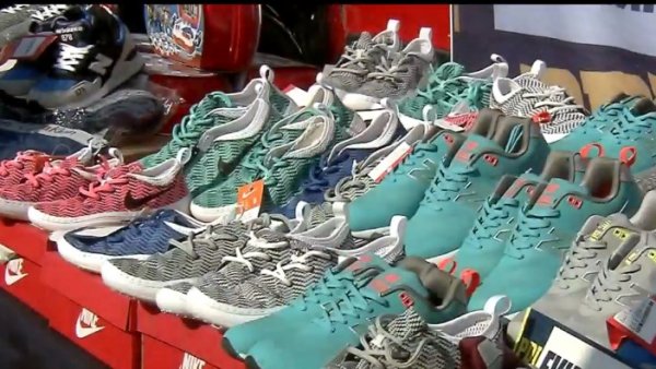 Operativo generó el decomiso más grande de zapatillas falsificadas en Meiggs
