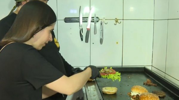 Pituteando: Descubre las exquisitas y únicas hamburguesas de "Diez pa la una"
