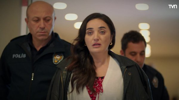 Sengul es detenida y llevada a prisión

