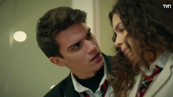 Asiye ve comprometida su salud por la falta de comida

