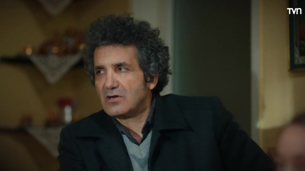 Emel revela que fue Sengul quien la entrego a Ilknur
