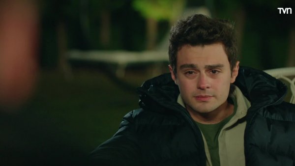 Ogulcan empuja al sobrino de Ilknur
