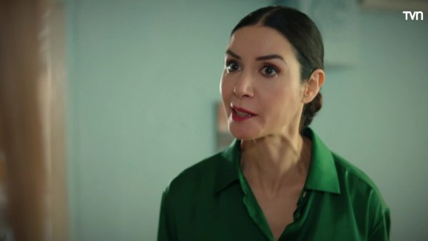 Harika es obligada a disculparse por robar una pulsera
