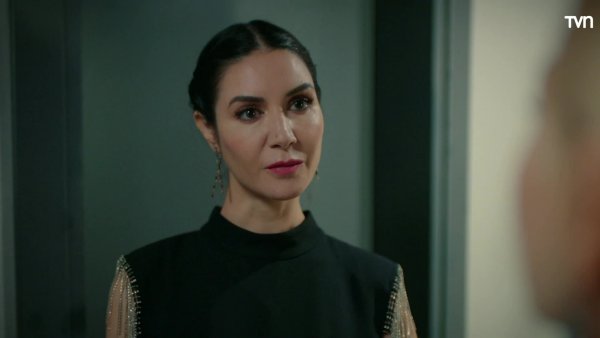 Susan, Nebahat y Akif vuelven a encontrarse
