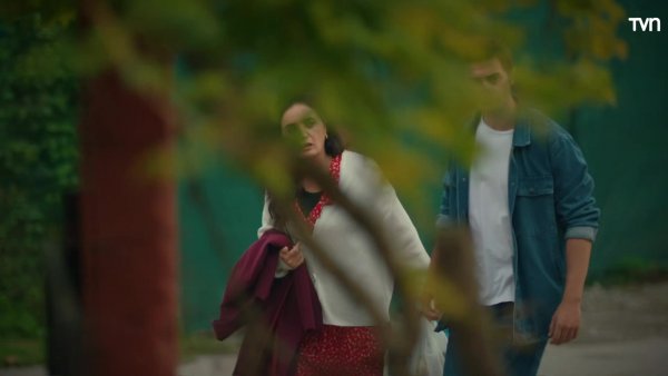Los hermanos descubren que Sengul enterró el dinero de la lotería

