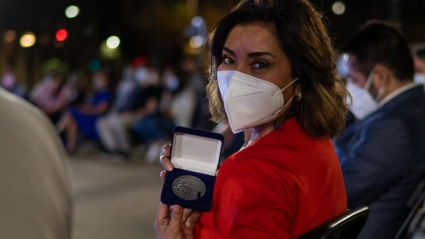 "Carmen Gloria a tu servicio" recibe la "Medalla de Acción Social"
