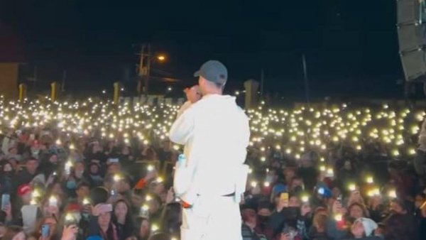 "Qué lindo es volver a casa": Pailita brindó concierto gratuito en Punta Arenas con 12 mil asistentes
