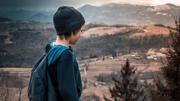 ¿Quieres viajar al extranjero con tu hijo/a? Este es el procedimiento
