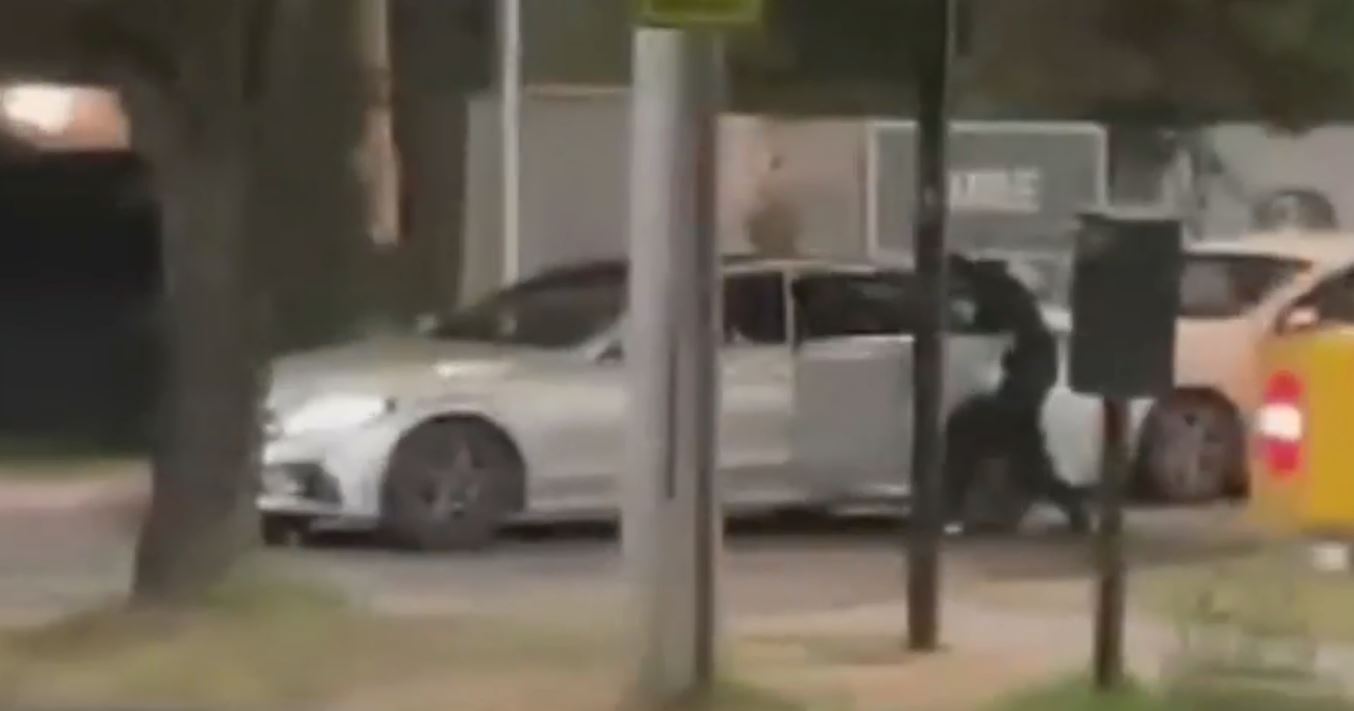 "Eran agresivos": médico sufre violenta 'encerrona' tras salir de una cirugía en Vitacura
