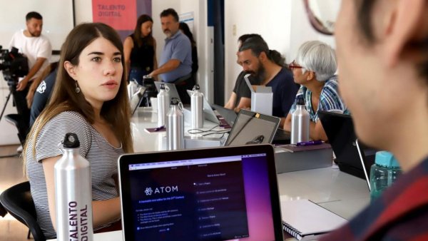 Sence lanza más de 700 becas gratuitas en regiones para desempeñarse en la industria digital
