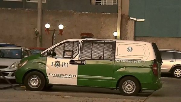Detienen a adolescente de 15 años tras apuñalar a su padrastro en Quinta Normal

