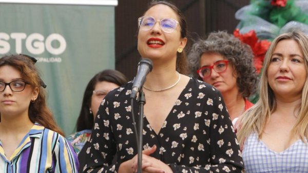 "Celebremos Bien Santiago": alcaldesa Hassler lanza campaña ad portas de Navidad
