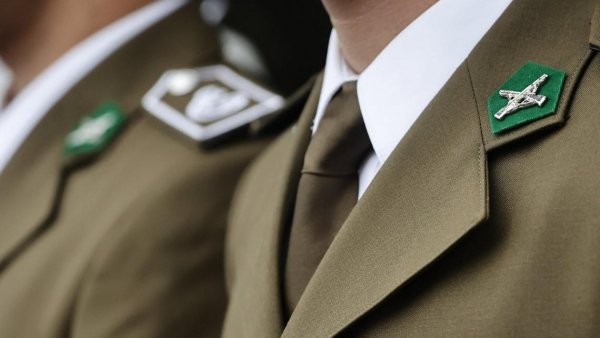 Cadem: Carabineros alcanza histórica aprobación y llega a un 78% de respaldo
