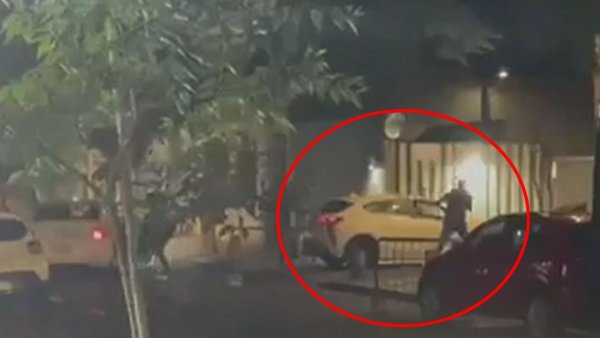 VIDEO | Delincuentes demoraron 57 segundos en realizar un violento portonazo

