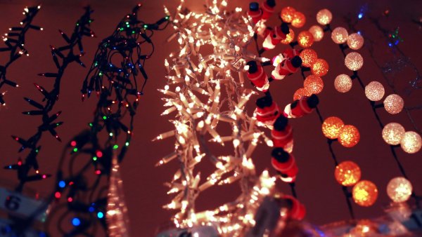 Luces navideñas: ¿a qué estar atento a la hora de comprar?
